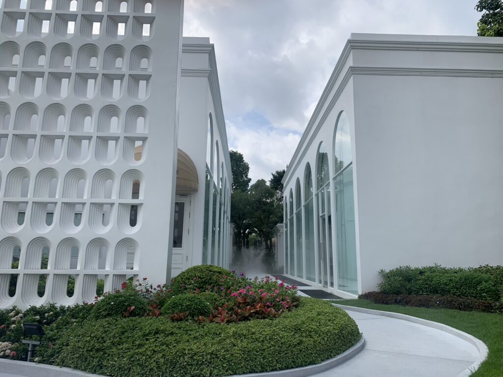 ประตูหน้าต่างอลูมิเนียมทรงโค้ง กระจกใส สำหรับบ้านสไตล์โมเดิร์น